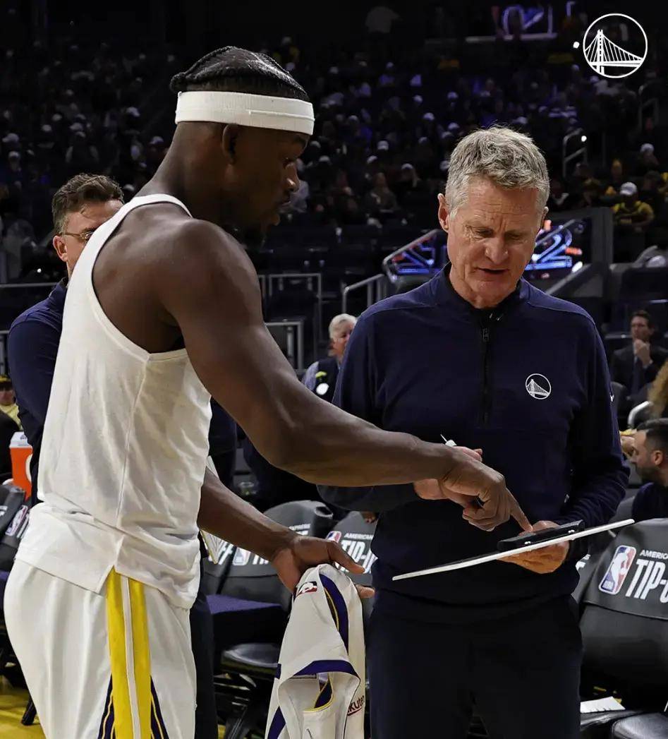 足总杯赛后再迎强敌,纽约尼克斯篮板制胜,主帅态度——引发热议,年轻球员得到机会的简单介绍 足总杯赛后再迎强敌,纽约尼克斯篮板制胜,主帅态度——引发热议,年轻球员得到机会的简单介绍